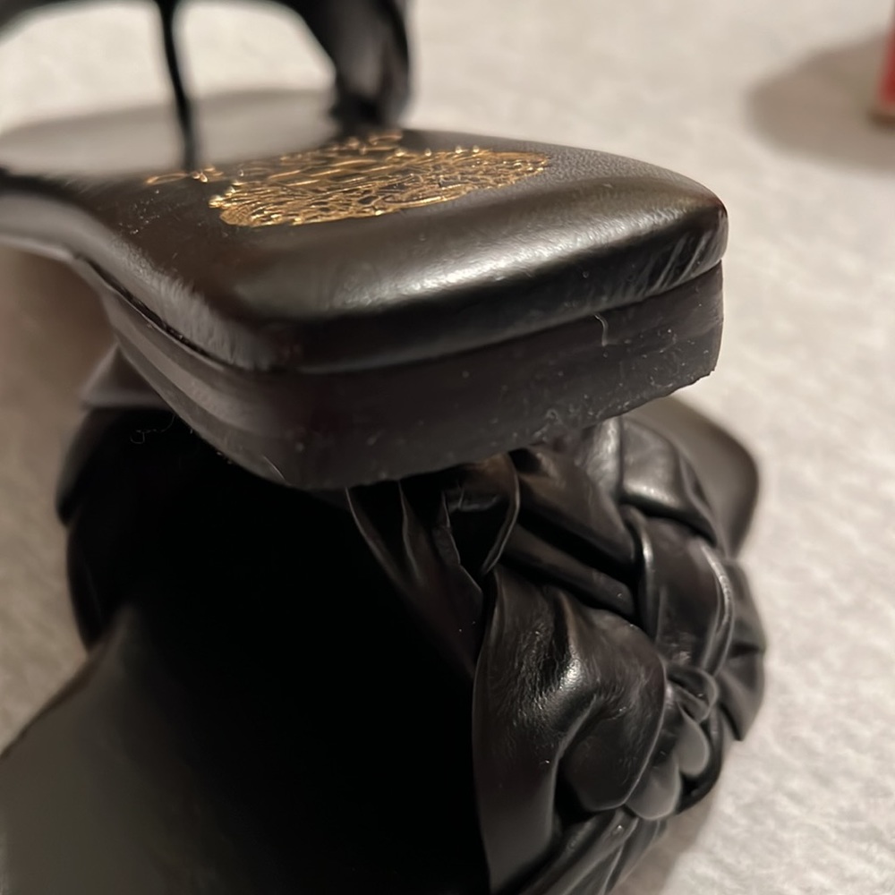 *Nwt* Vince Camuto Antonni Slides - image 6